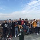 Účastníci stáže v Taliansku slovenskí a talianski študenti na spoločnom výlete v meste Turín